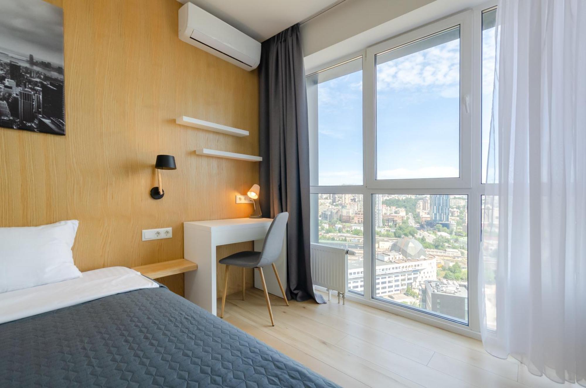 Petrovdom 205-206 Panoramic City View Apartments At Rc Kvartet, Central Railway Station Kiev Buitenkant foto